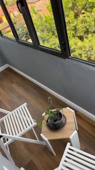Bee Apartment 3-City Center Retreat Тирана