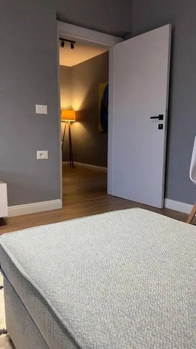 Bee Apartment 3-City Center Retreat Тирана 0*,